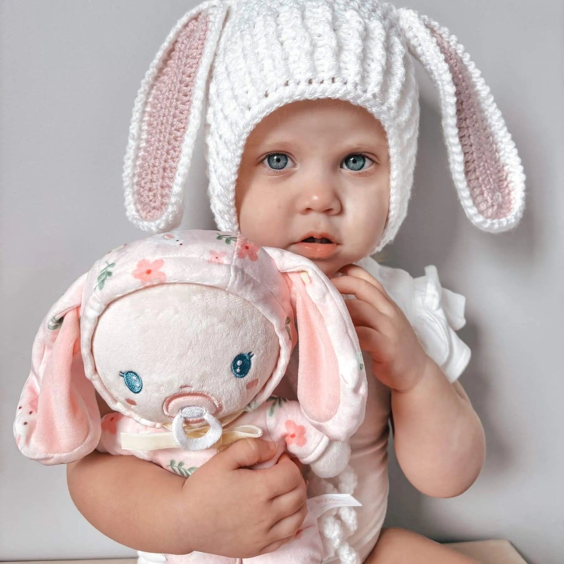 Personalized Bunny Baby Girl - Everyday Doll Style Set